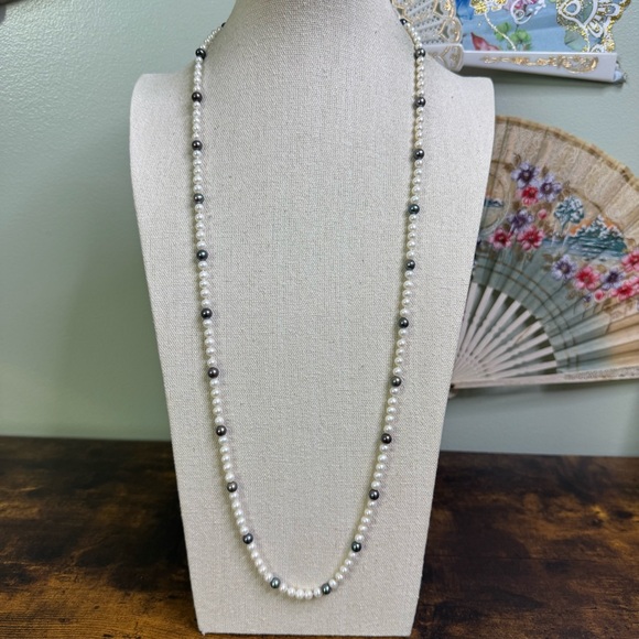 Genuine Pearl Necklace White and Grey Continuous no Clasp 33 Inch - Picture 2 of 8